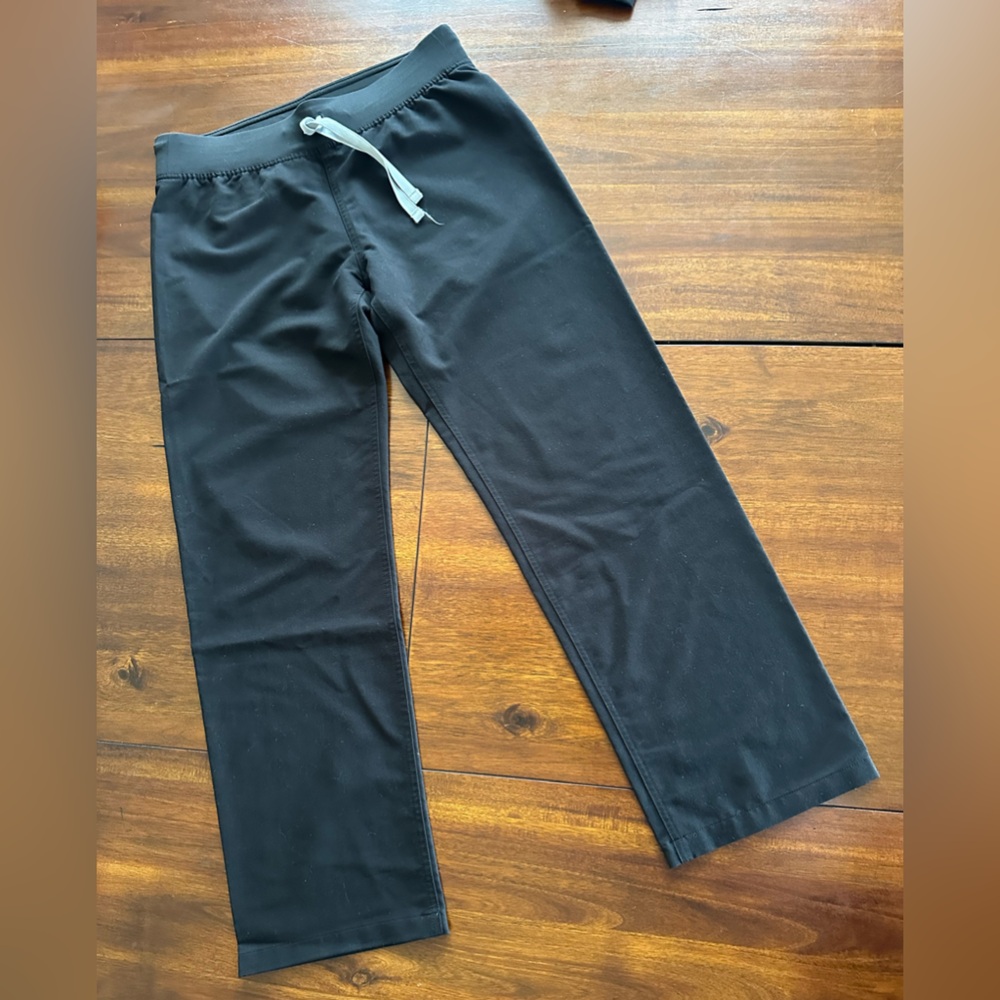 Figs Livingston straight leg scrub pants, black, size small GUC